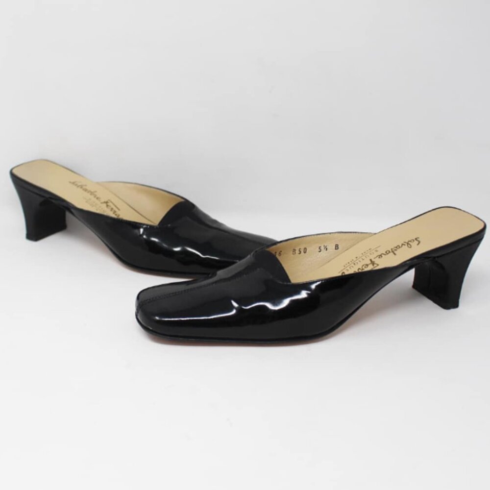 Salvatore Ferragamo #51003 Niky Nero Slip Ons | Size 5.5